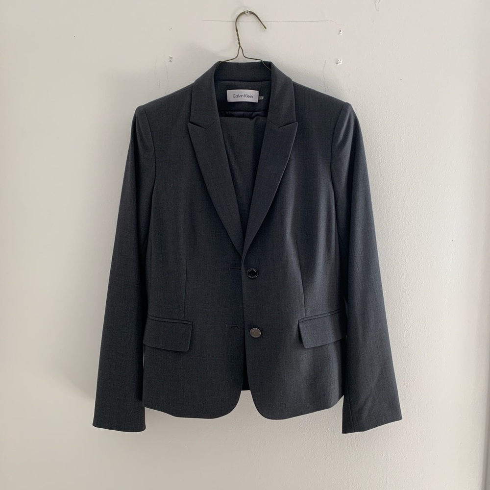 2-piece women’s Blazer set